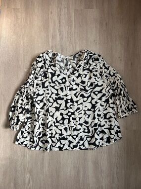 Terra & Sky Black & White Abstract V-Neck Blouse 2X puff sleeve neutral floral
